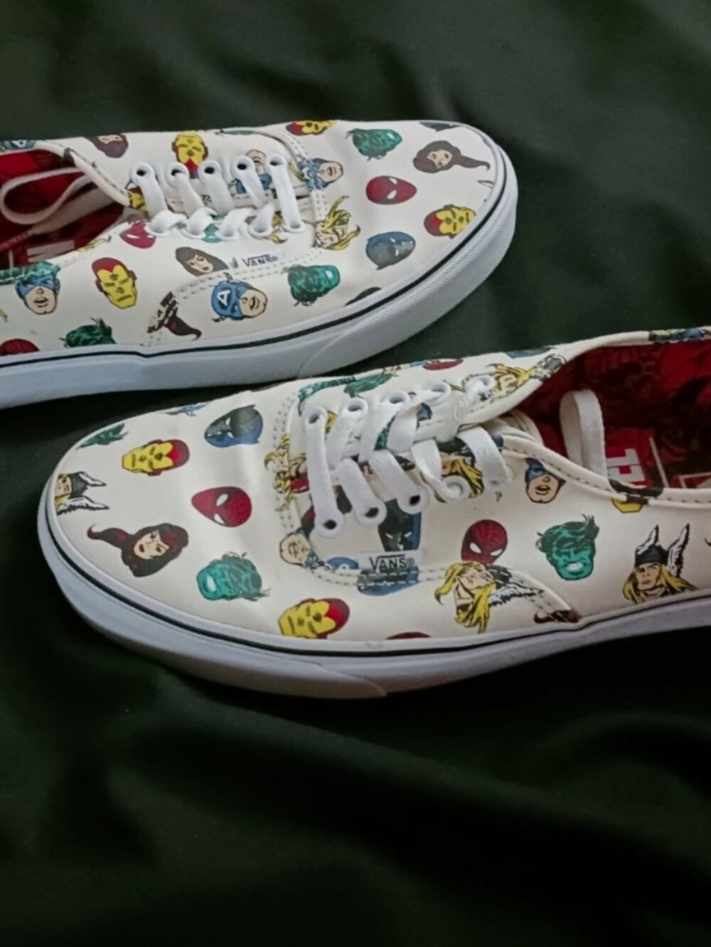 VANS x Marvel Authentic Avengers Heads Comic Print 10.5M/12W